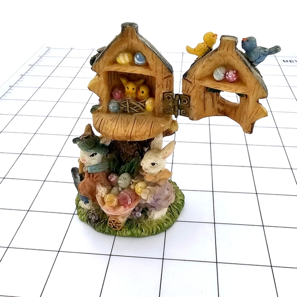 Vintage Easter Bunny Rabbit Tree Treehouse Figurine Sculpture Spring 4-Inch - Picture 4 of 5